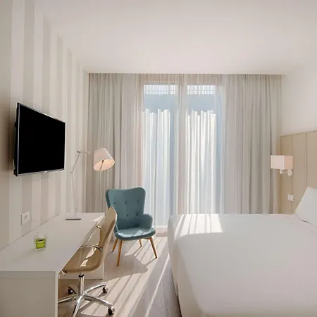 Hotel Nh Trente