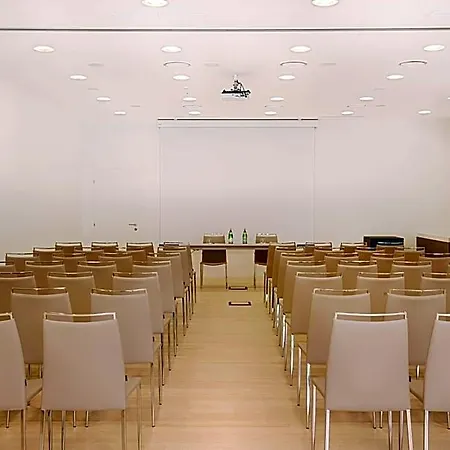 فندق إن إتش 4*